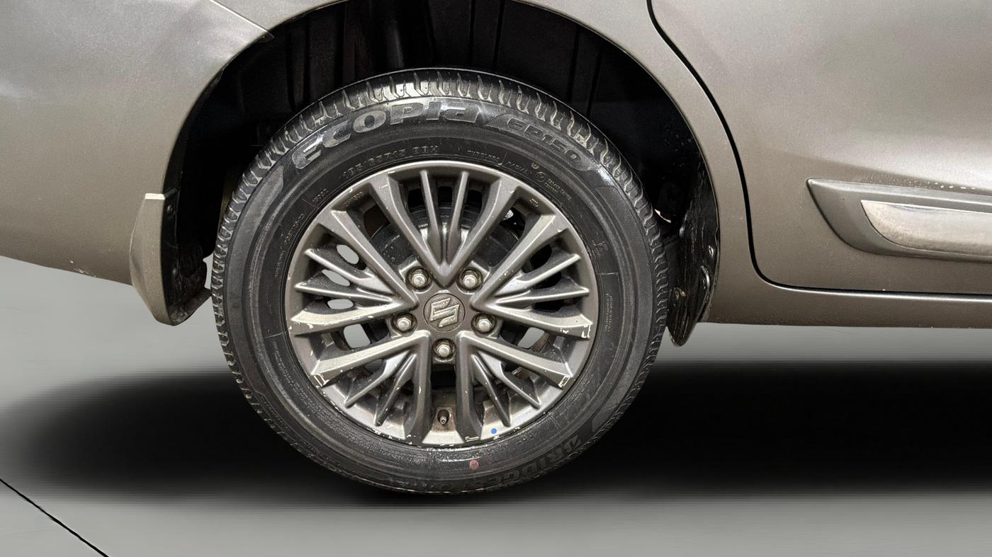 2019 Maruti Ertiga ZXI+ SHVS, Petrol, Manual, 1,05,566 km, Right Rear Wheel