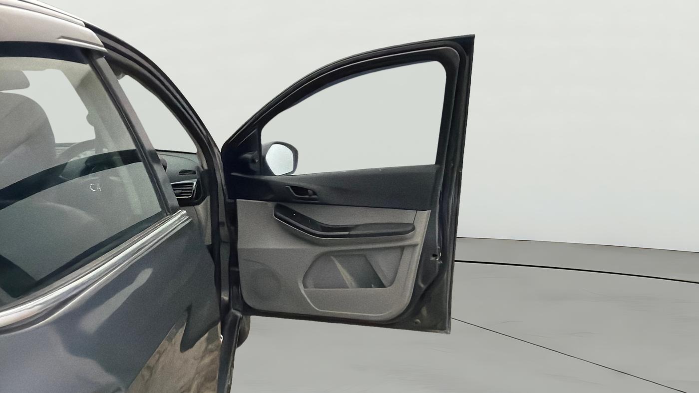 2023 Tata Tiago XTA PETROL, Petrol, Automatic, 27,984 km, RHS Front Door