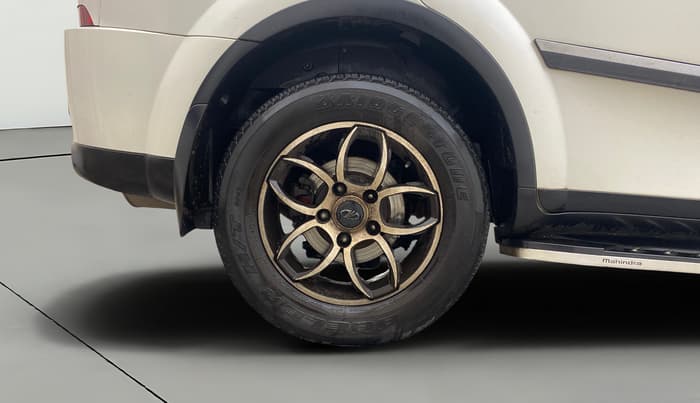2020 Mahindra XUV500 W7, Diesel, Manual, 44,835 km, Right Rear Wheel