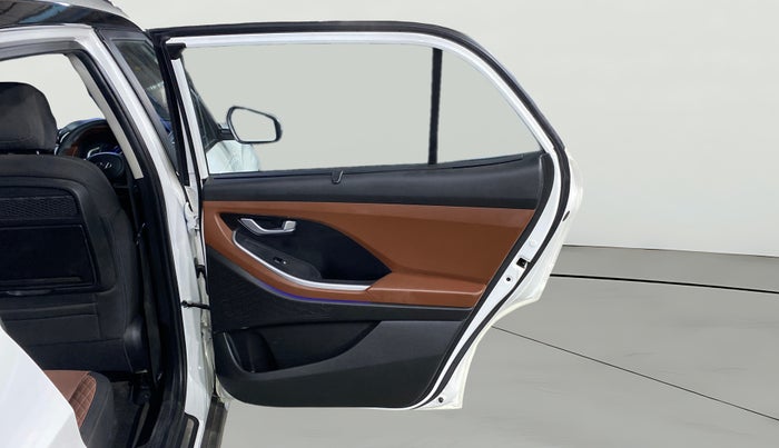 2023 Hyundai ALCAZAR PRESTIGE 1.5 TURBO PETROL MT 7STR, Petrol, Manual, 7,467 km, RHS Rear Door