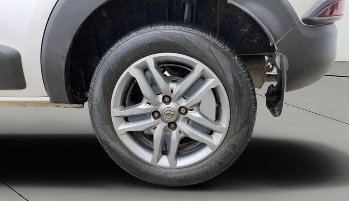 2019 Renault TRIBER RXZ, Petrol, Manual, 64,351 km, Left Rear Wheel