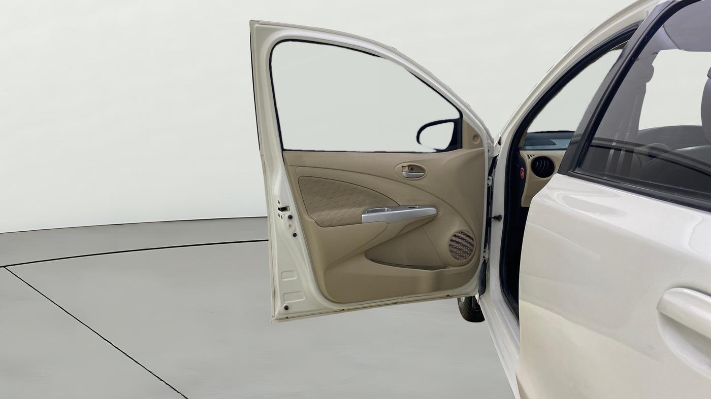 2019 Toyota Etios Liva V, CNG, Manual, 88,857 km, LHS Front Door