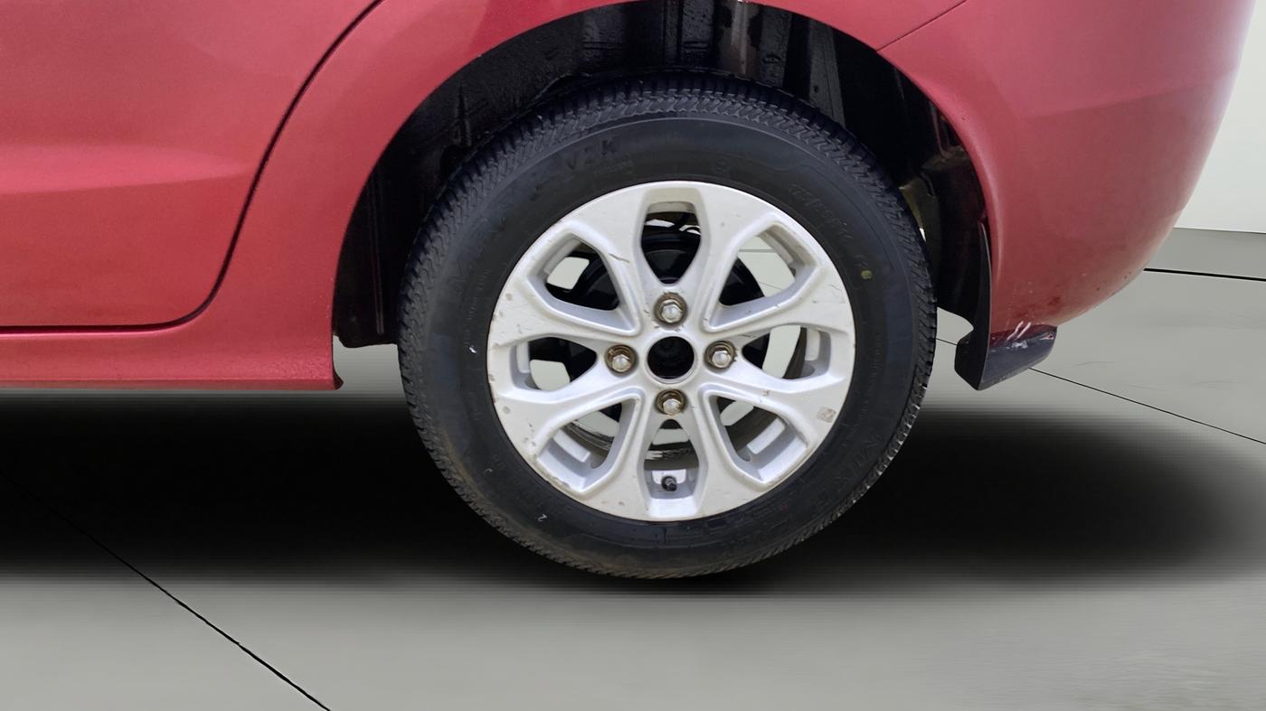 2015 Ford Figo Aspire TITANIUM 1.5 PETROL AT, Petrol, Automatic, 92,467 km, Left Rear Wheel