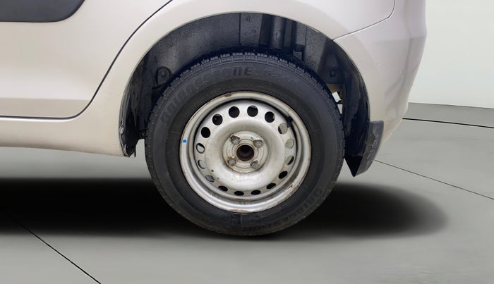 2016 Maruti Swift LXI, Petrol, Manual, 1,42,033 km, Left Rear Wheel