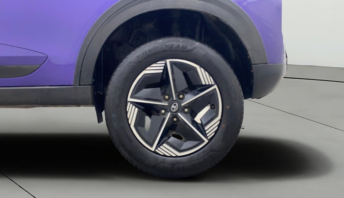 2023 Tata NEXON FEARLESS PURPLE + SUNROOF DUAL TONE 1.2 PETROL, Petrol, Manual, 42,318 km, Left Rear Wheel