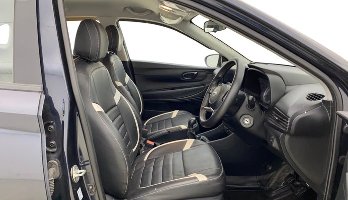 2022 Hyundai NEW I20 MAGNA 1.2 MT, Petrol, Manual, 9,348 km, Right Side Front Door Cabin