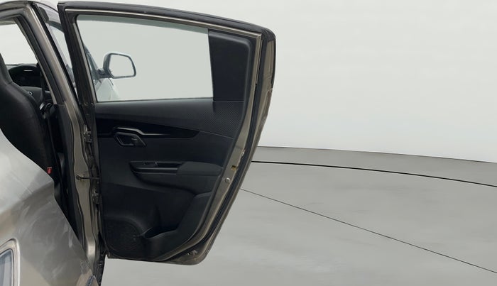 2017 Mahindra KUV 100 NXT K8 P 6 STR, Petrol, Manual, 54,683 km, RHS Rear Door