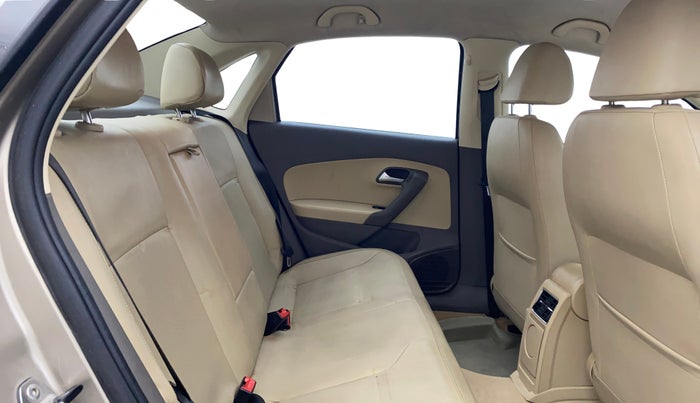 2015 Volkswagen Vento HIGHLINE 1.5 AT, Diesel, Automatic, 70,376 km, Right Side Rear Door Cabin