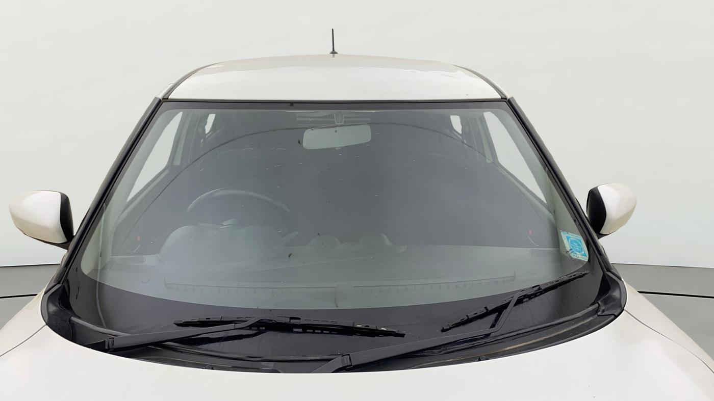2018 Maruti Swift ZDI, Diesel, Manual, 81,478 km, Front Windshield