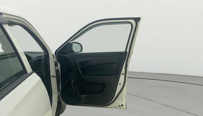 2020 Maruti Vitara Brezza LXI, Petrol, Manual, 41,402 km, RHS Front Door