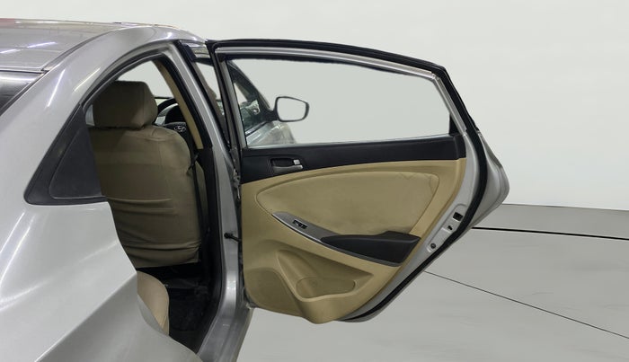 2016 Hyundai Verna 1.4 VTVT, Petrol, Manual, 1,23,771 km, RHS Rear Door