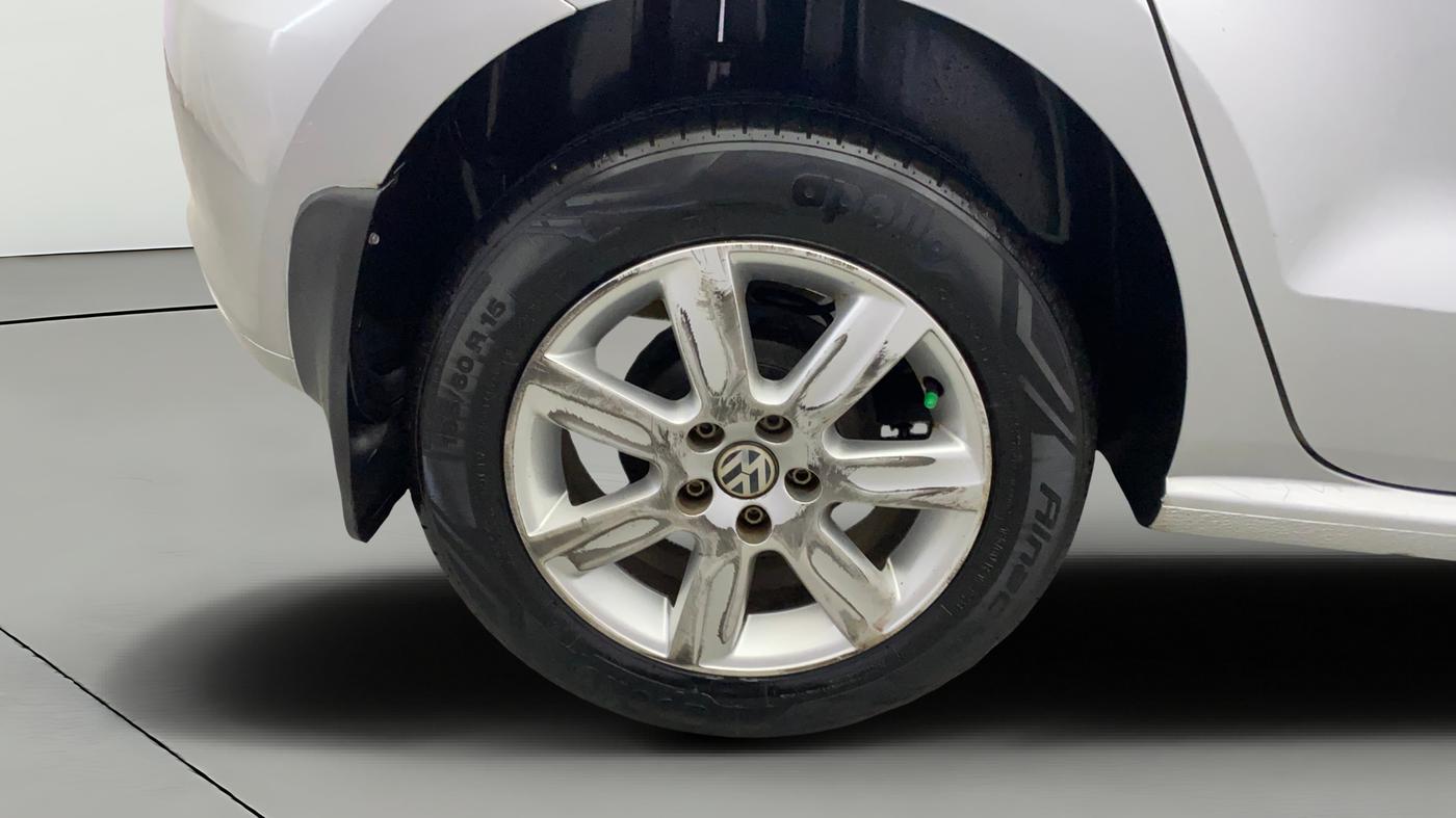 2012 Volkswagen Polo HIGHLINE DIESEL, Diesel, Manual, 1,28,734 km, Right Rear Wheel