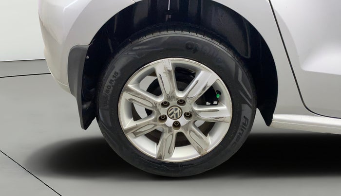 2012 Volkswagen Polo HIGHLINE DIESEL, Diesel, Manual, 1,28,671 km, Right Rear Wheel