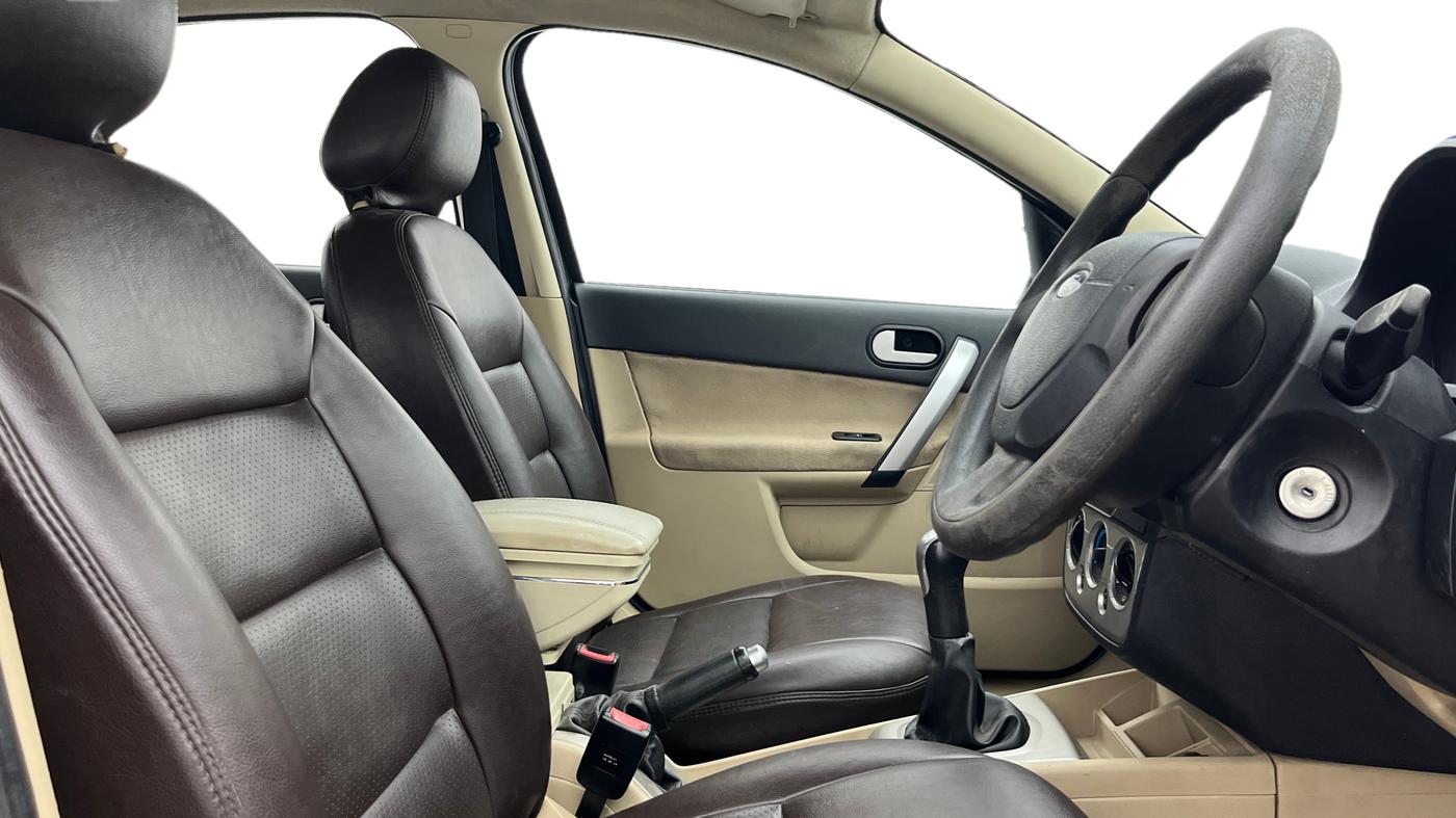 2014 Ford Classic 1.6 DURATEC TITANIUM, Petrol, Manual, 1,08,292 km, Right Side Front Door Cabin