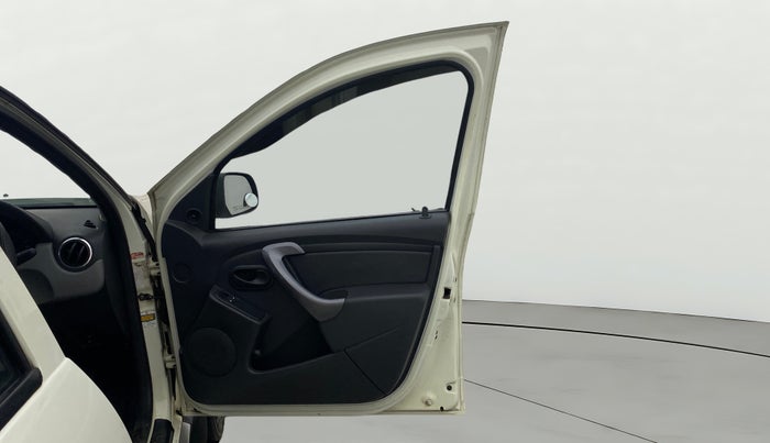 2014 Renault Duster 85 PS RXE DIESEL, Diesel, Manual, 75,390 km, RHS Front Door