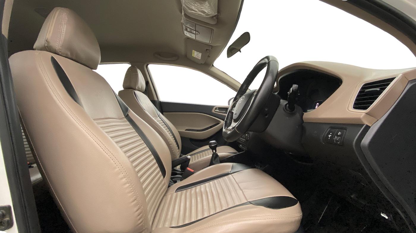 2016 Hyundai Elite i20 ASTA 1.2 (O), Petrol, Manual, 76,595 km, Right Side Front Door Cabin