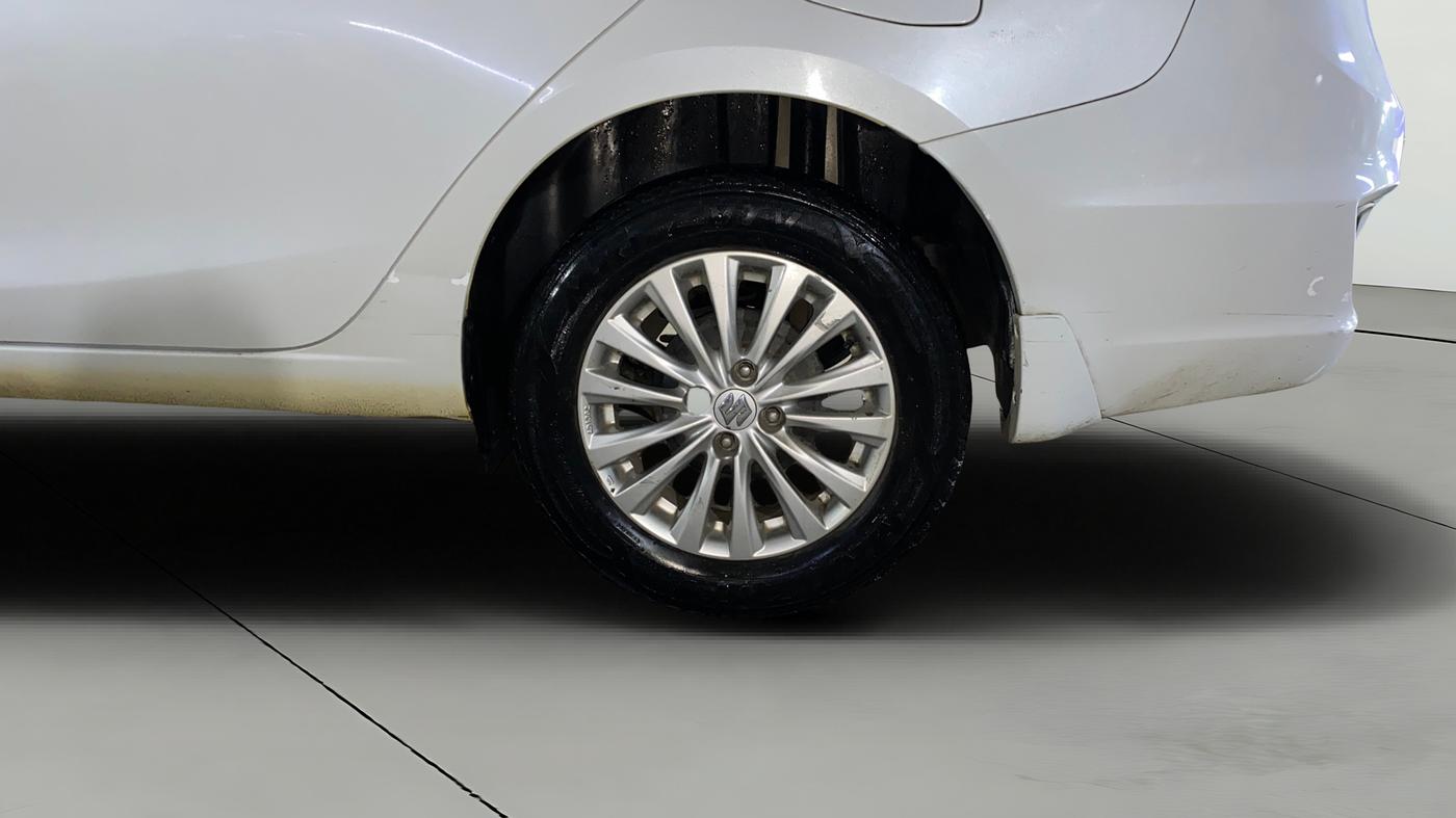 2016 Maruti Ciaz ZXI, Petrol, Manual, 33,966 km, Left Rear Wheel