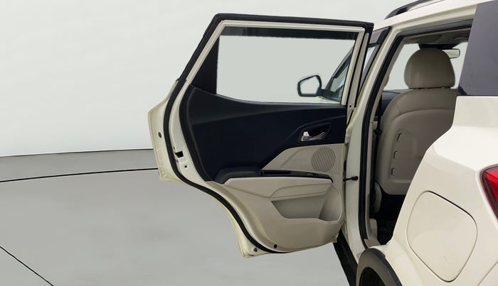 2023 Mahindra XUV300 W8 (O) 1.5 DIESEL AMT, Diesel, Automatic, 90,866 km, LHS Rear Door