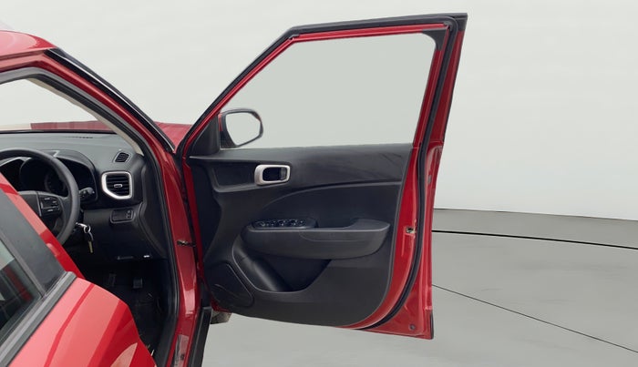 2020 Hyundai VENUE SX 1.0 TURBO, Petrol, Manual, 20,251 km, RHS Front Door