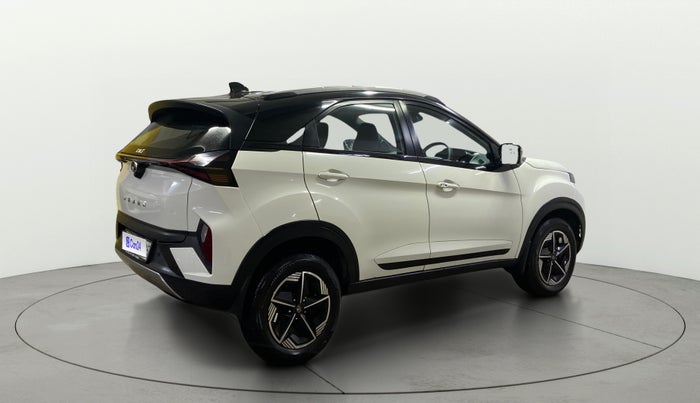 2024 Tata NEXON FEARLESS + SUNROOF AMT DUAL TONE 1.5 DIESEL, Diesel, Automatic, 39,493 km, Right Back Diagonal