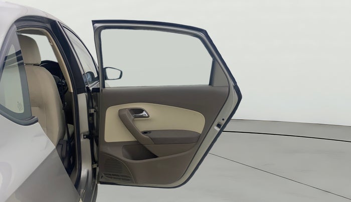 2015 Skoda Rapid ELEGANCE 1.6 MPI MT, Petrol, Manual, 75,596 km, RHS Rear Door