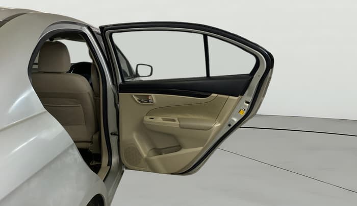 2016 Maruti Ciaz VXI+, Petrol, Manual, 1,10,428 km, RHS Rear Door