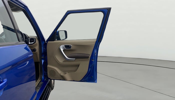 2017 Mahindra TUV300 T8, Diesel, Manual, 46,546 km, RHS Front Door