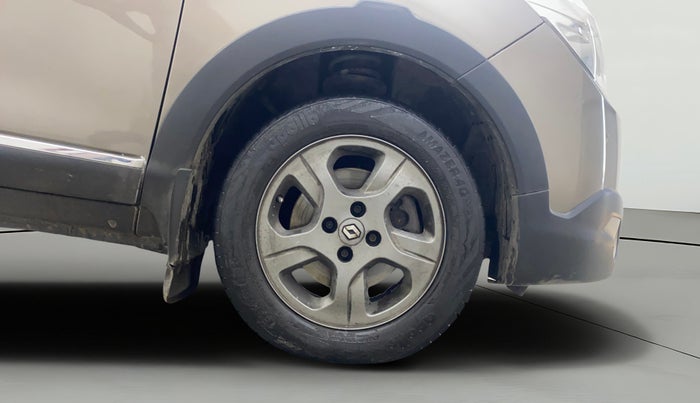 2015 Renault Lodgy 110 PS RXZ STEPWAY 7 STR, Diesel, Manual, 88,207 km, Right Front Wheel