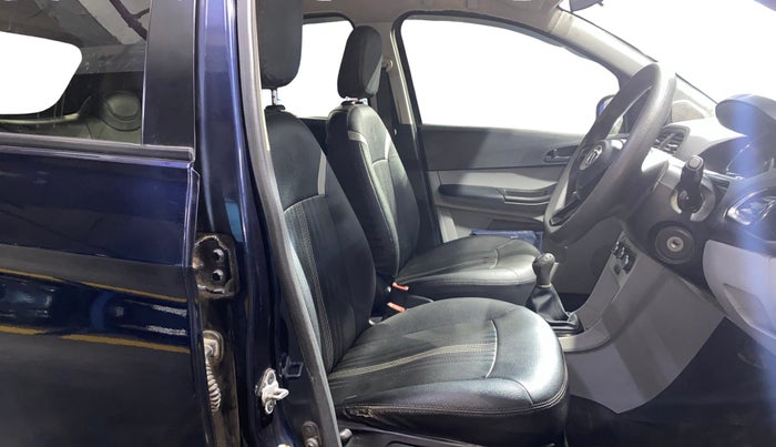 2022 Tata Tiago XT PETROL, Petrol, Manual, 82,299 km, Right Side Front Door Cabin