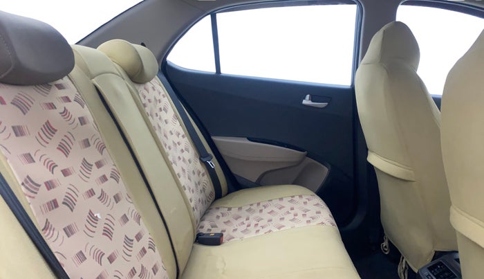 2017 Hyundai Xcent SX 1.2 (O), Petrol, Manual, 44,767 km, Right Side Rear Door Cabin