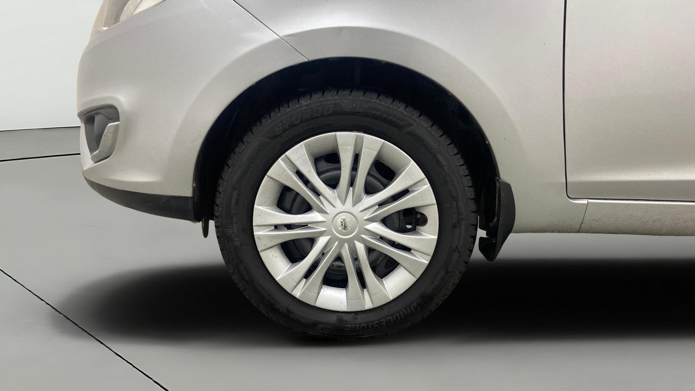 2015 Tata Zest XMS 90PS DIESEL, Diesel, Manual, 62,060 km, Left Front Wheel