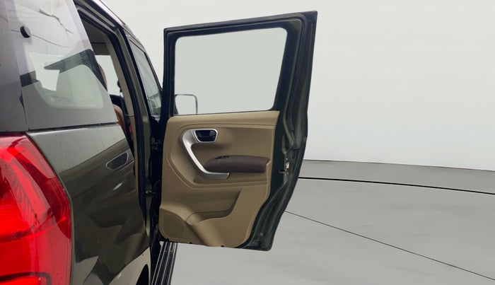 2017 Mahindra TUV300 T8, Diesel, Manual, 73,316 km, RHS Rear Door