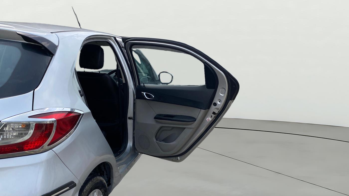 2018 Tata Tiago XZ PETROL, CNG, Manual, 84,858 km, RHS Rear Door