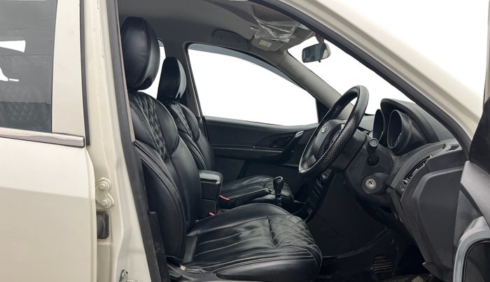2020 Mahindra XUV500 W5, Diesel, Manual, 56,961 km, Right Side Front Door Cabin