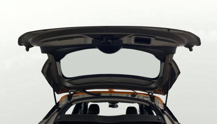 2019 Nissan Kicks XV PREMIUM O DUAL TONE DIESEL, Diesel, Manual, 1,04,656 km, Boot Door Open