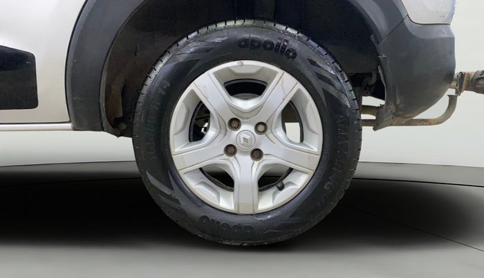 2022 Renault TRIBER RXT, Petrol, Manual, 48,965 km, Left Rear Wheel