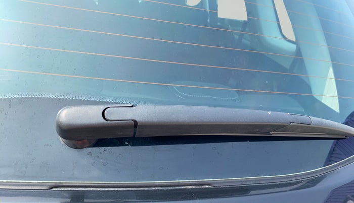 2021 MG HECTOR PLUS SUPER 1.5 PETROL TURBO HYBRID MT 7-STR, Petrol, Manual, 29,252 km, Rear Wiper