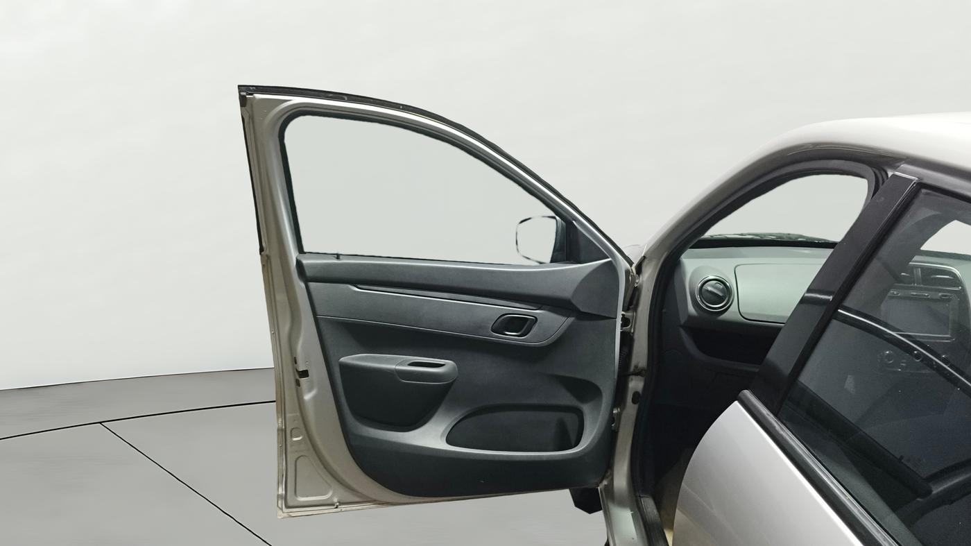 2016 Renault Kwid RXT 0.8, Petrol, Manual, 33,430 km, LHS Front Door
