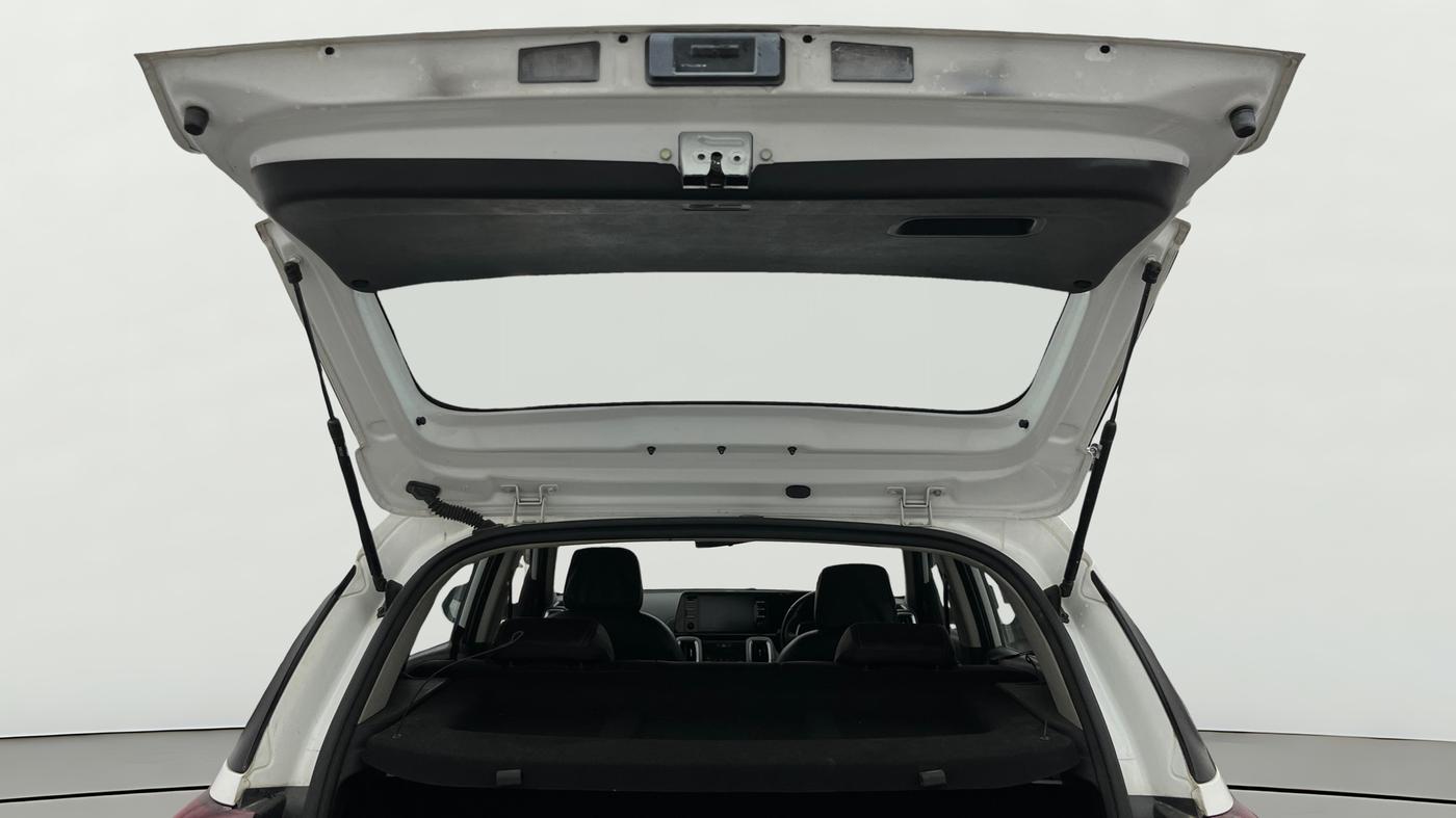 2021 KIA SONET HTX 1.5, Diesel, Manual, 70,806 km, Boot Door Open