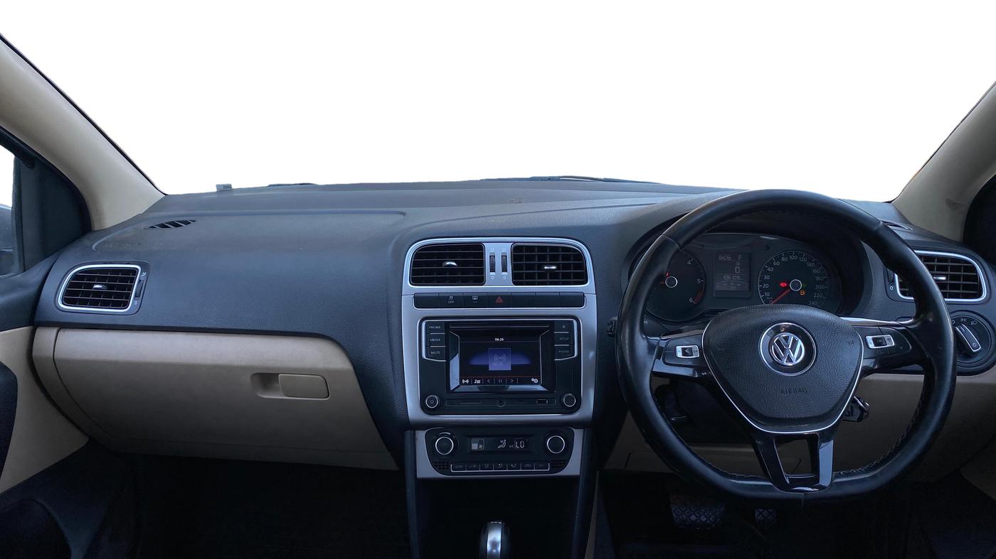 2017 Volkswagen Ameo HIGHLINE PLUS 1.5L AT 16 ALLOY, Diesel, Automatic, 1,06,109 km, Dashboard
