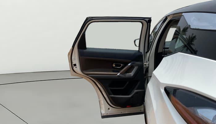 2020 Tata Harrier XZA 2.0L, Diesel, Automatic, 1,34,949 km, LHS Rear Door