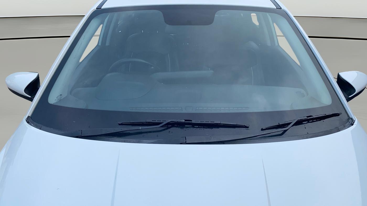 2021 Hyundai NEW I20 ASTA (O) 1.2 MT, Petrol, Manual, 51,818 km, Front Windshield
