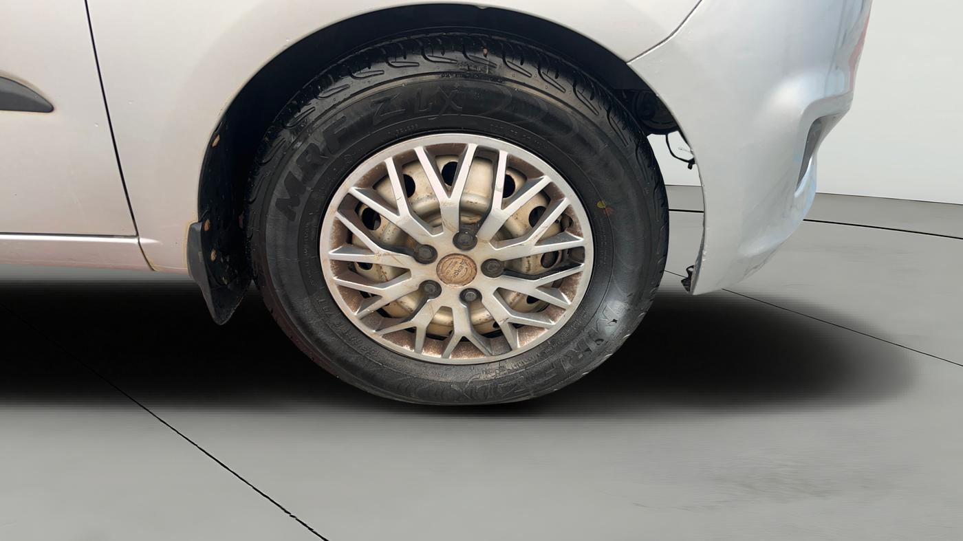 2012 Hyundai i10 ERA 1.1, Petrol, Manual, 97,752 km, Right Front Wheel