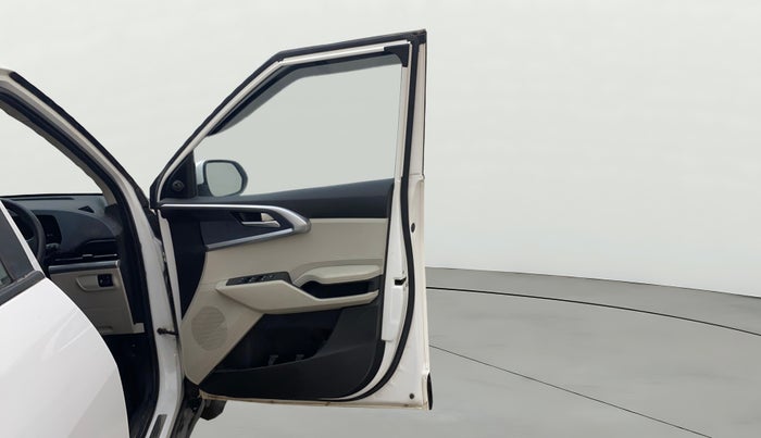 2022 KIA CARENS PREMIUM 1.4 PETROL 7 STR, Petrol, Manual, 39,112 km, RHS Front Door