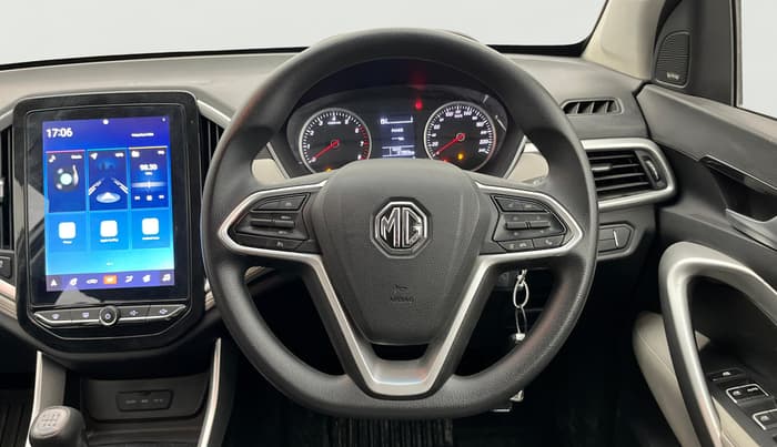 2021 MG HECTOR PLUS SUPER 1.5 PETROL TURBO HYBRID MT 7-STR, Petrol, Manual, 37,964 km, Steering Wheel Close Up