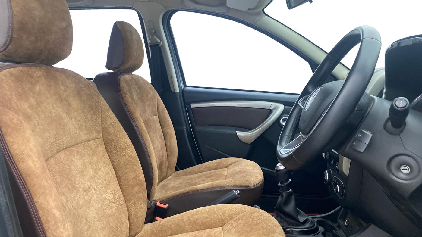 2020 Renault Duster RXZ 1.3 TURBO PETROL MT, Petrol, Manual, 61,474 km, Right Side Front Door Cabin