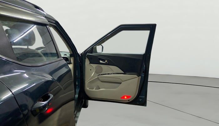 2019 Mahindra XUV300 W8 (O) 1.5 DIESEL, Diesel, Manual, 84,648 km, RHS Front Door