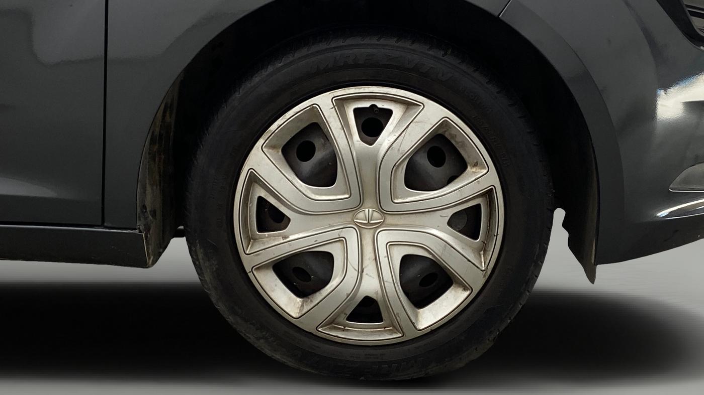 2022 Tata ALTROZ XM PLUS PETROL, Petrol, Manual, 58,379 km, Right Front Wheel