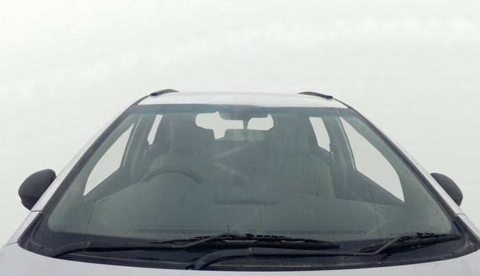 2019 Mahindra MARAZZO M2 8 STR, Diesel, Manual, 1,12,260 km, Front Windshield