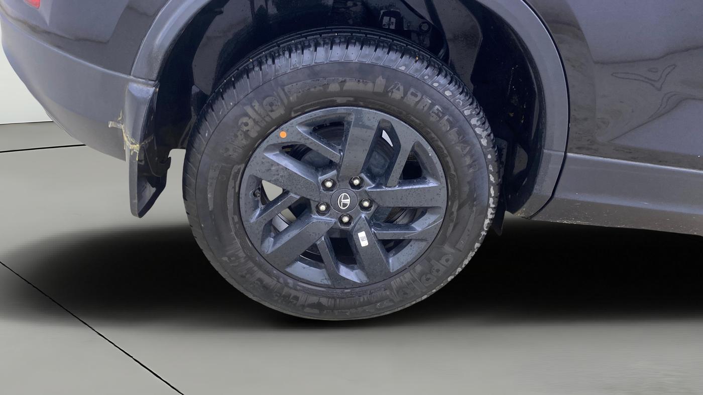 2021 Tata Harrier XZ PLUS 2.0L, Diesel, Manual, 54,560 km, Right Rear Wheel